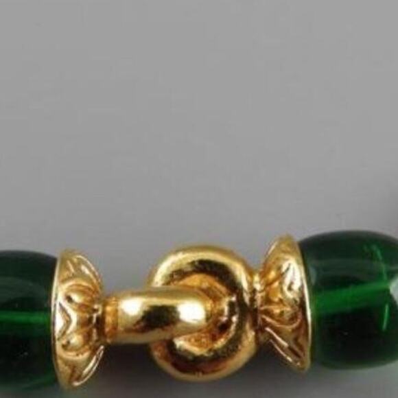 Gorgeous Vintage CHANEL Gripoix Gold Tone - Picture 5 of 11